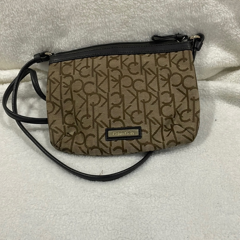 Small Calvin Klein cross body bag